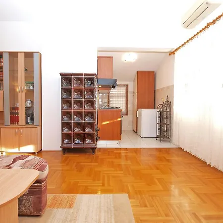 Apartman Cvetana 1213 *