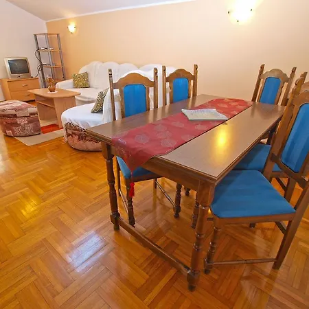 Cvetana 1213 Apartman *